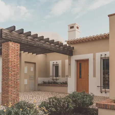 منتجع Vale Da Ribeira Residences